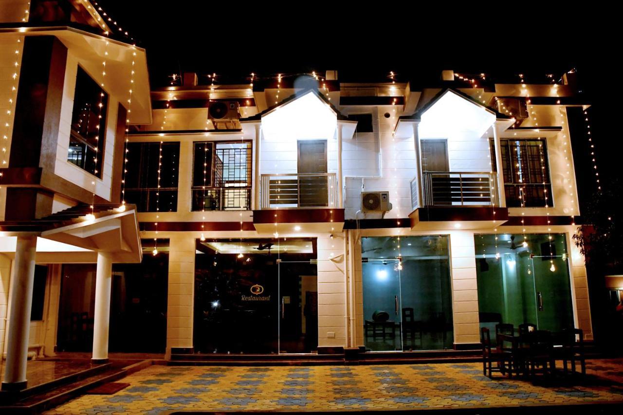 Hotel Aayes And Resort Shānti Niketan מראה חיצוני תמונה
